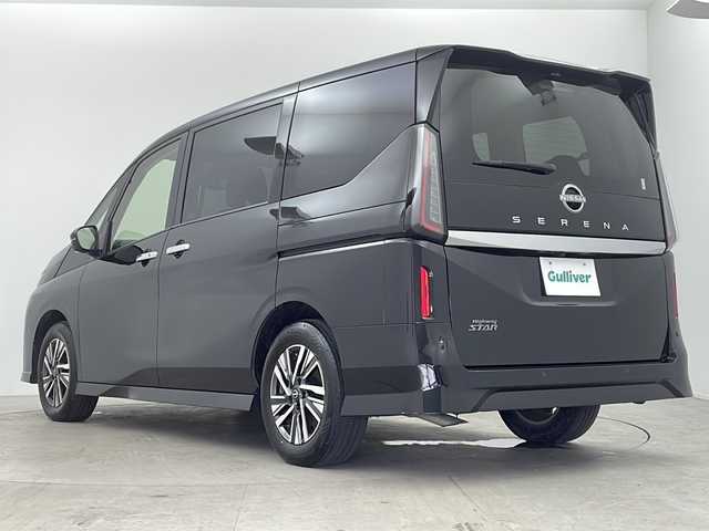 日産 セレナ ハイウェイスター V 鹿児島県 2023(令5)年 1.8万km ダイヤモンドブラック 純正12.3インチナビ/(AM/FM/Bluetooth/USB/AppleCarPlay)/フルセグTV/純正フリップダウンモニター/アラウンドビューモニター/デジタルインナーミラー/前後方ドライブレコーダー/LEDオートヘッドライト/両側パワースライドドア/置くだけ充電/スマートキー/前後クリアランスソナー/純正16インチアルミホイール/エマージェンシーブレーキ/プロパイロット/ビルトインETC2.0/ブラインドスポットモニター