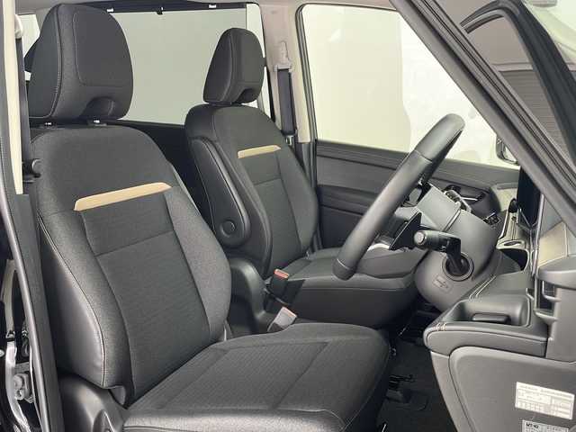 日産 セレナ ハイウェイスター V 鹿児島県 2023(令5)年 1.8万km ダイヤモンドブラック 純正12.3インチナビ/(AM/FM/Bluetooth/USB/AppleCarPlay)/フルセグTV/純正フリップダウンモニター/アラウンドビューモニター/デジタルインナーミラー/前後方ドライブレコーダー/LEDオートヘッドライト/両側パワースライドドア/置くだけ充電/スマートキー/前後クリアランスソナー/純正16インチアルミホイール/エマージェンシーブレーキ/プロパイロット/ビルトインETC2.0/ブラインドスポットモニター