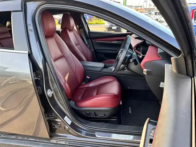 マツダ マツダ３ファストバック XD バーガンディセレクション 宮城県 2019(令1)年 7.9万km マシーングレープレミアムM 360度セーフティパッケージ/・360度ビューモニター/・ドライバーモニタリング/＝＝＝/スマートブレーキサポート/AT誤発進抑制制御/全車速追従機能付クルーズコントロール/クルージングトラフィックサポート/車線逸脱警報システム/レーンキープアシスト/前後即雹接近車両検知/ブラインドスポットモニタリング/パーキングセンサー/ドライバーアテンションアラート/ヘッドアップディスプレイ/マツダコネクト8.8インチディスプレイナビSDカード無/・CD/DVD/・Bluetooth/・HDMI/・フルセグTV/ビルトインETC/ドライブレコーダー/レザーシート/シートヒーター/ステアリングヒーター/メモリー機能付パワーシート/アダプティブLEDヘッドライト/オートライト/電動パーキングブレーキ/ブレーキホールド/スマートキー＆プッシュスタート/スペアキー2本/電動格納ミラー/純正18インチAW/フロアマット/ドアバイザー/W/サイド/カーテンエアバッグ