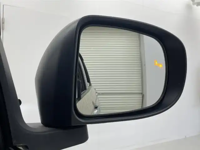 トヨタ ライズ Z 茨城県 2023(令5)年 1.7万km ナチュラルベージュマイカM 純正9型ナビ/バックカメラ/フルセグ/衝突被害軽減ブレーキ/車線逸脱抑制装置/レーダークルーズコントロール/オートマチックハイビーム/クリアランスソナー/BSM/ETC/シートヒーター/純正17インチAW/LEDヘッドライト/スマートキー