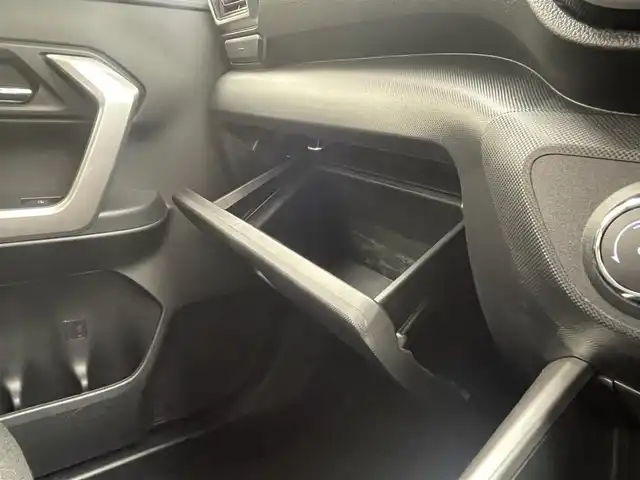 トヨタ ライズ Z 茨城県 2023(令5)年 1.7万km ナチュラルベージュマイカM 純正9型ナビ/バックカメラ/フルセグ/衝突被害軽減ブレーキ/車線逸脱抑制装置/レーダークルーズコントロール/オートマチックハイビーム/クリアランスソナー/BSM/ETC/シートヒーター/純正17インチAW/LEDヘッドライト/スマートキー