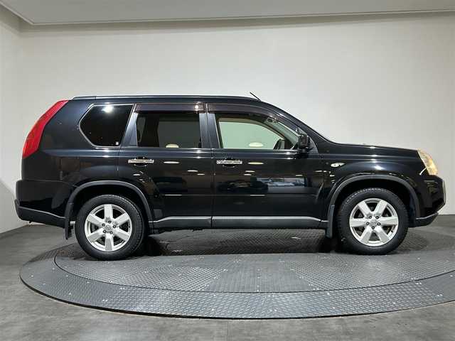 日産 エクストレイル 20X 愛媛県 2009(平21)年 4.9万km ダイヤモンドブラック 純正ＳＤナビ　バックカメラ　衝突軽減　フルセグTV　スマートキー ＥＴＣ  純正フロアマットマット 純正アルミホイール ハロゲンヘッドライト ＡＡＣ　オートライト ４WD ルーフレール
