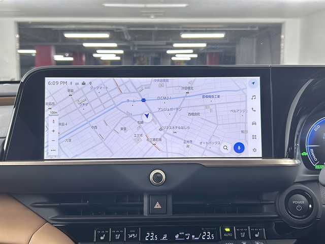 トヨタ クラウン スポーツ Z 愛知県 2024(令6)年 0.6万km パールⅡ モデリスタフルエアロ/ナビ、フルセグTV、AM、FM、/Apple Carplay、Android Auto/ビルトインETC2.0/デジタルインナーミラー/メモリーシート/デジタルインナーミラー/Fドライブレコーダー/置くだけ充電/アクセサリーコンセント/茶革シート/前席シートヒーター/前席シートベンチレーション/ハンズフリーパワーバックドア/パノラミックビューモニター/パーキングサポートブレーキ/トヨタチームメイト/・アドバンスドパーク/・アドバンスドドライブ/トヨタセーフティセンス/・プリクラッシュセーフティ/・緊急時操舵支援/・フロントクロストラフィックアラート/・レーンチェンジアシスト/・レーントレーシングアシスト/・レーダークルーズコントロール/・アダブティブハイビームシステム/・ロードサインアシスト/・ドライバー異常時対応システム/・プロアクティブドライビングシステム/・発進遅れ告知機能/ブラインドスポットモニター/AC100V