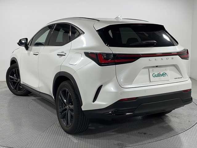 レクサス ＮＸ 350h バージョンL 広島県 2023(令5)年 1万km ソニッククォーツ 禁煙車/純正14型DA/セーフティーシステムプラス/パノラミックビューモニター/レーダークルーズコントロール/サンルーフ/置くだけ充電/パワーシート/シートメモリー/ステアリングヒーター/ビルトインETC/シートヒーター/エアシート/BSM/HUD