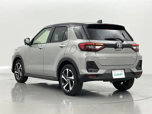 トヨタ ライズ Z 熊本県 2022(令4)年 4.1万km スムースグレーマイカメタリック/ブラック2トーン ワンオーナー　/禁煙車　/純正ナビ（ＣＤ・ＤＶＤ・フルセグ・ＢＴ・ＳＤ・ＵＳＢ）/全周囲カメラ　/社外前後ドライブレコーダー　/ビルトインＥＴＣ　/前後クリアランスソナー　/前席シートヒーター　/トヨタセーフティーセンス/・衝突回避支援ブレーキ/・車線逸脱警報機能/・車線逸脱抑制機能/・先行車発進お知らせ機能/・踏み間違い防止/・アダブティブクルーズコントロール/・リヤクロストラフィックアラート/・標識認識システム/横滑り防止/純正フロアマット/純正１７インチAW/オートライト/LEDヘッドライト/フォグライト/スマートキー/プッシュスタート/スペアキー1本