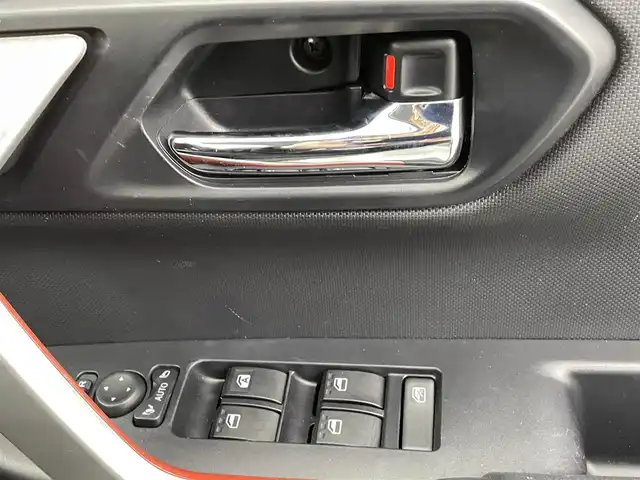 トヨタ ライズ Z 熊本県 2022(令4)年 4.1万km スムースグレーマイカメタリック/ブラック2トーン ワンオーナー　/禁煙車　/純正ナビ（ＣＤ・ＤＶＤ・フルセグ・ＢＴ・ＳＤ・ＵＳＢ）/全周囲カメラ　/社外前後ドライブレコーダー　/ビルトインＥＴＣ　/前後クリアランスソナー　/前席シートヒーター　/トヨタセーフティーセンス/・衝突回避支援ブレーキ/・車線逸脱警報機能/・車線逸脱抑制機能/・先行車発進お知らせ機能/・踏み間違い防止/・アダブティブクルーズコントロール/・リヤクロストラフィックアラート/・標識認識システム/横滑り防止/純正フロアマット/純正１７インチAW/オートライト/LEDヘッドライト/フォグライト/スマートキー/プッシュスタート/スペアキー1本