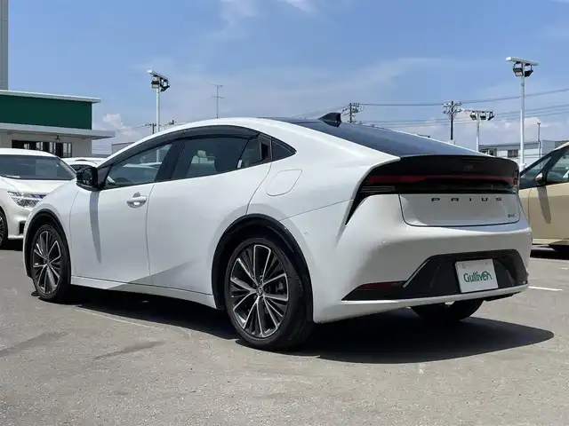 トヨタ プリウス Z 東京都 2024(令6)年 1.1万km クォーツホワイトクリスタルシャイン トヨタセーフティセンス/パノラマルーフ/純正コネクトナビ/パノラミックビュー/ドライブレコーダー/シートヒーター/シートエアコン/ＥＴＣ/パワーシート/電動リアゲート/ワイヤレス充電機