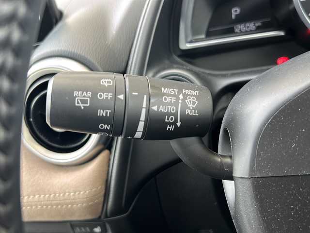 マツダ ＣＸ－３ 15S アーバンドレッサー 静岡県 2023(令5)年 1.3万km プラチナクォーツメタリック 純正ナビ/・FM/・AM/・aha/・Stitcher/・Bluetooth/・USB/・CD/・AUX/・DVD/・フルセグTV/ブラックグロッシーパッケージ/・切削加工18インチアルミホイール/・メッキガーニッシュ（フロント＆サイド下部）/・フロント・サイド・リアボディロアバンパー(グロスブラック)/主要装備/・スマート・ブレーキ・サポート/・マツダ・レーダー・クルーズ・コントロール/［全車速追従機能付］/・ドライバー・アテンション・アラート/・交通標識認識システム/・アクティブ・ドライビング・ディスプレイ/・ステアリングヒーター/・運転席＆助手席シートヒーター/・シート材質：合成皮革／グランリュクス/・パーキングセンサー/・ブラインドスポットモニタリング/・３６０°ビューモニター/・アイドリングストップ/・サイドカーテンエアバッグ