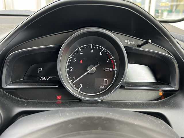 マツダ ＣＸ－３ 15S アーバンドレッサー 静岡県 2023(令5)年 1.3万km プラチナクォーツメタリック 純正ナビ/・FM/・AM/・aha/・Stitcher/・Bluetooth/・USB/・CD/・AUX/・DVD/・フルセグTV/ブラックグロッシーパッケージ/・切削加工18インチアルミホイール/・メッキガーニッシュ（フロント＆サイド下部）/・フロント・サイド・リアボディロアバンパー(グロスブラック)/主要装備/・スマート・ブレーキ・サポート/・マツダ・レーダー・クルーズ・コントロール/［全車速追従機能付］/・ドライバー・アテンション・アラート/・交通標識認識システム/・アクティブ・ドライビング・ディスプレイ/・ステアリングヒーター/・運転席＆助手席シートヒーター/・シート材質：合成皮革／グランリュクス/・パーキングセンサー/・ブラインドスポットモニタリング/・３６０°ビューモニター/・アイドリングストップ/・サイドカーテンエアバッグ