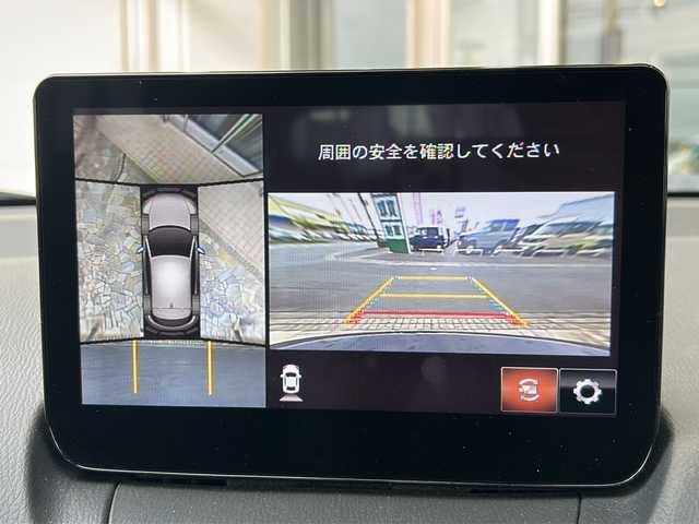マツダ ＣＸ－３ 15S アーバンドレッサー 静岡県 2023(令5)年 1.3万km プラチナクォーツメタリック 純正ナビ/・FM/・AM/・aha/・Stitcher/・Bluetooth/・USB/・CD/・AUX/・DVD/・フルセグTV/ブラックグロッシーパッケージ/・切削加工18インチアルミホイール/・メッキガーニッシュ（フロント＆サイド下部）/・フロント・サイド・リアボディロアバンパー(グロスブラック)/主要装備/・スマート・ブレーキ・サポート/・マツダ・レーダー・クルーズ・コントロール/［全車速追従機能付］/・ドライバー・アテンション・アラート/・交通標識認識システム/・アクティブ・ドライビング・ディスプレイ/・ステアリングヒーター/・運転席＆助手席シートヒーター/・シート材質：合成皮革／グランリュクス/・パーキングセンサー/・ブラインドスポットモニタリング/・３６０°ビューモニター/・アイドリングストップ/・サイドカーテンエアバッグ