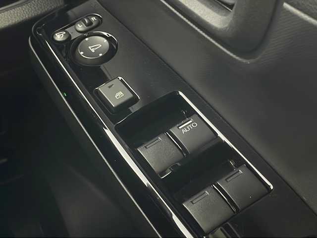 ホンダ Ｎ ＯＮＥ オリジナル 宮城県 2021(令3)年 2.3万km プラチナホワイトパール ホンダセンシング /パイオニアナビ /専用エクステリア /衝突被害軽減ブレーキ /車線逸脱警報 /パーキングセンサー /LEDヘッドライト/電子制御パーキングブレーキ/オートブレーキホールド機能 /バックモニター /充電用USBジャック /フルオートエアコン/スマートキー/プッシュスタート/フルセグTV /DV/DVD再生/Bluetoothオーディオ /禁煙車