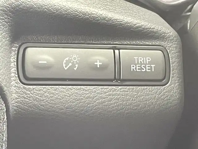 日産 フェアレディ Ｚ 千葉県 2024(令6)年 0.9万km ダークメタルグレー 6速MT/ワンオーナー/メーカーオプションナビ/・BT/TV/USB/AndroidAuto/バックカメラ/スポーツモード/ニスモエアロ/インテリジェントキー/スペアキー/プッシュスタートボタン/ビルトインETC2.0/革巻きステアリング/ステアリングスイッチ/Autoライト/レーダークルーズコントロール/オートマチックハイビーム/インテリジェントレーダーブレーキ/横滑り防止/LEDヘッドライト/フォグランプ/純正18インチアルミホイール/フロアマット/保証書/取扱説明書