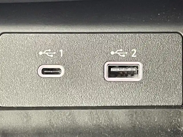 日産 フェアレディ Ｚ 千葉県 2024(令6)年 0.9万km ダークメタルグレー 6速MT/ワンオーナー/メーカーオプションナビ/・BT/TV/USB/AndroidAuto/バックカメラ/スポーツモード/ニスモエアロ/インテリジェントキー/スペアキー/プッシュスタートボタン/ビルトインETC2.0/革巻きステアリング/ステアリングスイッチ/Autoライト/レーダークルーズコントロール/オートマチックハイビーム/インテリジェントレーダーブレーキ/横滑り防止/LEDヘッドライト/フォグランプ/純正18インチアルミホイール/フロアマット/保証書/取扱説明書