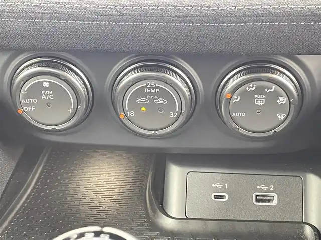 日産 フェアレディ Ｚ 千葉県 2024(令6)年 0.9万km ダークメタルグレー 6速MT/ワンオーナー/メーカーオプションナビ/・BT/TV/USB/AndroidAuto/バックカメラ/スポーツモード/ニスモエアロ/インテリジェントキー/スペアキー/プッシュスタートボタン/ビルトインETC2.0/革巻きステアリング/ステアリングスイッチ/Autoライト/レーダークルーズコントロール/オートマチックハイビーム/インテリジェントレーダーブレーキ/横滑り防止/LEDヘッドライト/フォグランプ/純正18インチアルミホイール/フロアマット/保証書/取扱説明書