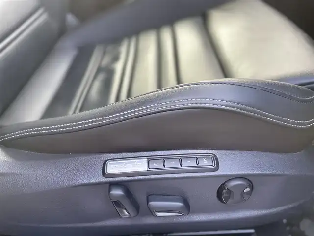 フォルクスワーゲン ＶＷ パサート ヴァリアント TDI Rライン 栃木県 2021(令3)年 3.5万km パイライトシルバーM 黒革シート/運転席マッサージ/パワーシート /シートヒーター /ヘッドアップディスプレイ/デジタルメータークラスター/スマートキー/ナビ/フルセグTV/全方位カメラ/ETC/ACC/パーキングアシスト /LEDヘッドライト/オートライト/パーキングセンサー /レーンキープアシスト/ブラインドスポット