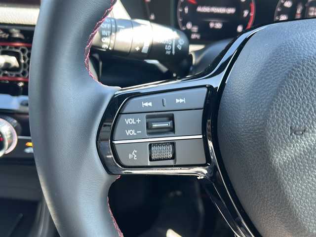 ホンダ シビック RS 長野県 2025(令7)年 0.6万km 青 ・BOSEサウンド/・純正9インチメモリーナビゲーション/AM FM Bluetooth/・バックカメラ/・ETC2.0/・ホンダセンシング/・レーダークルーズコントロール/・レーンキープアシスト/・ブラインドスポットモニター/・純正18インチアルミホイール/・ステアリングリモコン/・コーナーセンサー/・LEDヘッドライト/・オートライト/・横滑り防止装置/・シートヒーター(D/N)/・ウィンカーミラー/・電動格納ミラー/・フロアマット/・スマートキー/・エンジンプッシュスタート