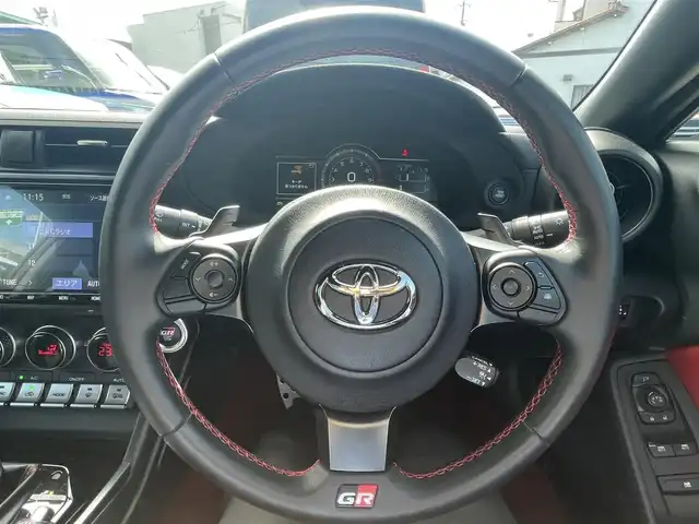 トヨタ ＧＲ８６ RZ 愛知県 2022(令4)年 1.8万km クリスタルホワイトパール アイサイト/純正９インチＳＤナビ　/Ｂカメラ　/ＥＴＣ　/ＣＤ／ＤＶＤ　/ＢＴ　/ＤＴＶ　/クリアランスソナー　/純正フロアマット　/ドアバイザー　/クルーズコントロール　/純正Ｆドライブレコーダー　/シートヒーター/ステアリングスイッチ/純正１８インチAW/スペアキー/パンク修理キット