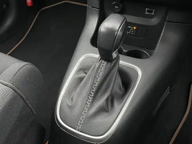 シトロエン Ｃ３ シャイン 三重県 2019(平31)年 5万km サーブル 純正ディスプレイオーディオ/バックカメラ/クルーズコントロール/ETC/ブラインドスポット/Bluetooth/AppleCarPlay/AndroidAuto/純正16インチアルミ