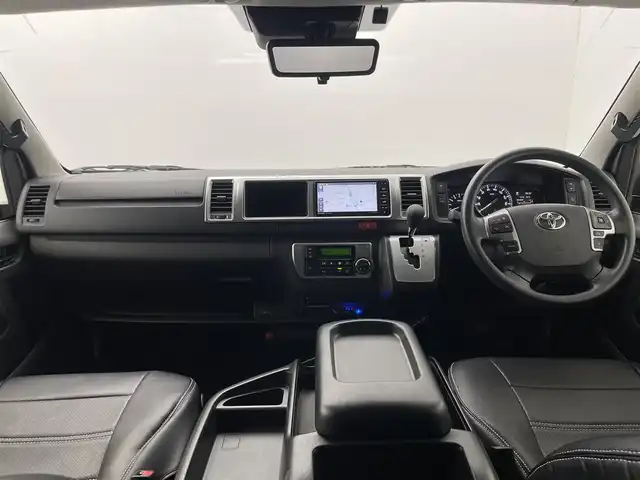 トヨタ ハイエース GL 群馬県 2022(令4)年 3万km ホワイトパールクリスタルシャイン パワースライドドア /（イージークローザー・挟み込み防止機能付）/デジタルインナーミラー/パノラミックビューモニター/Toyota Safety Sense/社外パナソニックナビ（CN-HE01WD)/・CD/DVD/SD/USB/Bluetooth/フルセグTV/＝＝＝＝＝＝/片側パワースライドドア　デジタルインナーミラー　パノラミックビューモニター　ナビ　カロッツェリアフリップダウンモニター　ホワイトレタータイヤ　ＡＣ１００Ｖ電源　ＬＥＤヘッドライト　ＥＴＣ　４ＷＤ　禁煙