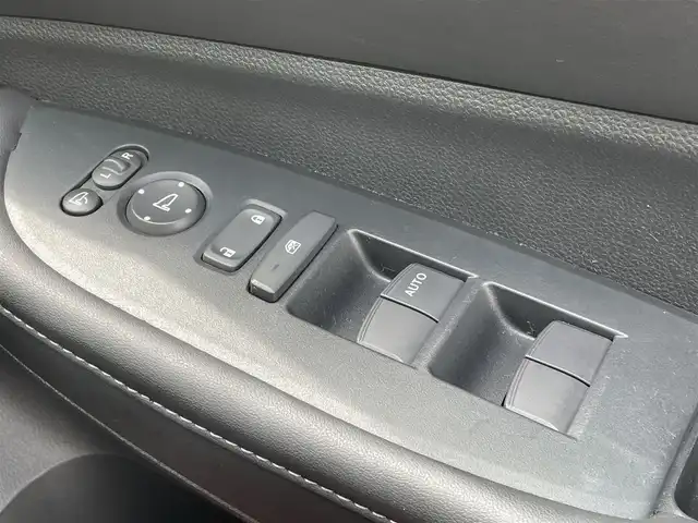 ホンダ ＷＲ－Ｖ Z+ 熊本県 2024(令6)年 0.9万km ワイン 社外ナビ/・AM/FM/USB/BT/・フルセグTV/ホンダセンシング/・衝突軽減ブレーキ/・踏み間違い衝突軽減システム/・路外逸脱抑制機能/・先行車発進お知らせ機能/・標識認識機能/・オートハイビーム/・アダプティブクルーズコントロール/・車線維持支援システム/ハーフレザーシート/革巻きステアリング/・ステアリングスイッチ/・パドルシフト/LEDヘッドライト/LEDフォグライト/純正フロアマット/オートライト/電動格納ミラー/ウインカーミラー/プッシュスタート/スマートキー