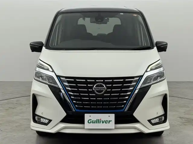 日産 セレナ e－パワー ハイウェイスター V 福岡県 2021(令3)年 6.8万km ブリリアントホワイトパール 2トーン 純正１０インチナビ（フルセグＴＶ、ＢＴ）　/後席モニター　/ビルトインＥＴＣ　/全方位カメラ　/ドライブレコーダー　/プロパイロット　/両側パワースライドドア　/クルーズコントロール　/コーナーセンサー