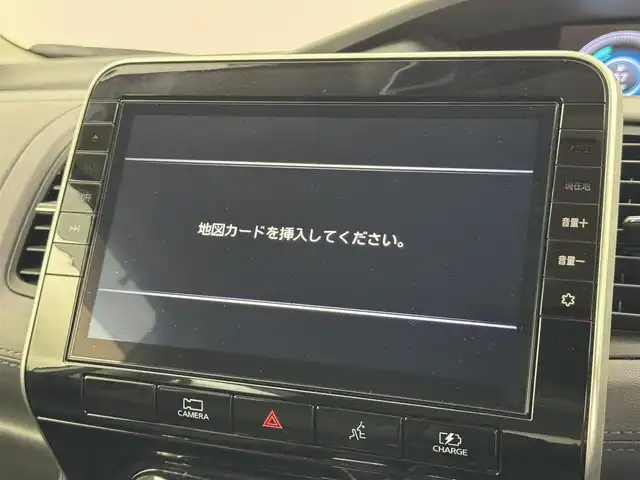 日産 セレナ e－パワー ハイウェイスター V 福岡県 2021(令3)年 6.8万km ブリリアントホワイトパール 2トーン 純正１０インチナビ（フルセグＴＶ、ＢＴ）　/後席モニター　/ビルトインＥＴＣ　/全方位カメラ　/ドライブレコーダー　/プロパイロット　/両側パワースライドドア　/クルーズコントロール　/コーナーセンサー
