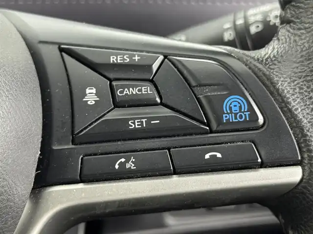 日産 セレナ e－パワー ハイウェイスター V 福岡県 2021(令3)年 6.8万km ブリリアントホワイトパール 2トーン 純正１０インチナビ（フルセグＴＶ、ＢＴ）　/後席モニター　/ビルトインＥＴＣ　/全方位カメラ　/ドライブレコーダー　/プロパイロット　/両側パワースライドドア　/クルーズコントロール　/コーナーセンサー