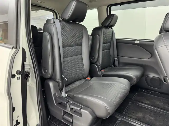 日産 セレナ e－パワー ハイウェイスター V 福岡県 2021(令3)年 6.8万km ブリリアントホワイトパール 2トーン 純正１０インチナビ（フルセグＴＶ、ＢＴ）　/後席モニター　/ビルトインＥＴＣ　/全方位カメラ　/ドライブレコーダー　/プロパイロット　/両側パワースライドドア　/クルーズコントロール　/コーナーセンサー