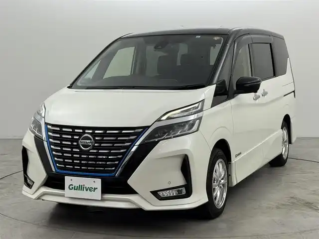 日産 セレナ e－パワー ハイウェイスター V 福岡県 2021(令3)年 6.8万km ブリリアントホワイトパール 2トーン 純正１０インチナビ（フルセグＴＶ、ＢＴ）　/後席モニター　/ビルトインＥＴＣ　/全方位カメラ　/ドライブレコーダー　/プロパイロット　/両側パワースライドドア　/クルーズコントロール　/コーナーセンサー