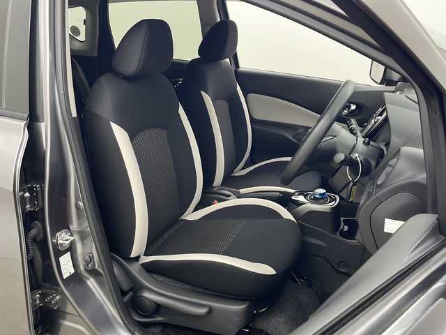 日産 ノート e－パワー X FOUR 秋田県 2019(令1)年 1.3万km ダークメタルグレー ４WD/純正ナビ【AM/FM/BT/CD】 /フルセグTV /バックカメラ /ETC /横滑り防止装置　/衝突被害軽減システム　/クリアランスソナー /ライトレベライザー /レーンキープアシスト　/純正AW /純正フロアマット　/コーナーセンサー /ステアリングリモコン/プッシュスタート /DRIVE MODE/オートエアコン /オートライト/ウィンカーミラー /サイドバイザー /保証書/取扱説明書