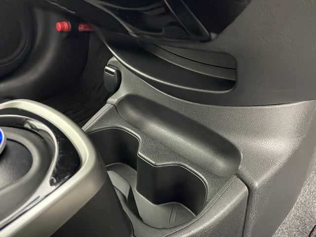 日産 ノート e－パワー X FOUR 秋田県 2019(令1)年 1.3万km ダークメタルグレー ４WD/純正ナビ【AM/FM/BT/CD】 /フルセグTV /バックカメラ /ETC /横滑り防止装置　/衝突被害軽減システム　/クリアランスソナー /ライトレベライザー /レーンキープアシスト　/純正AW /純正フロアマット　/コーナーセンサー /ステアリングリモコン/プッシュスタート /DRIVE MODE/オートエアコン /オートライト/ウィンカーミラー /サイドバイザー /保証書/取扱説明書