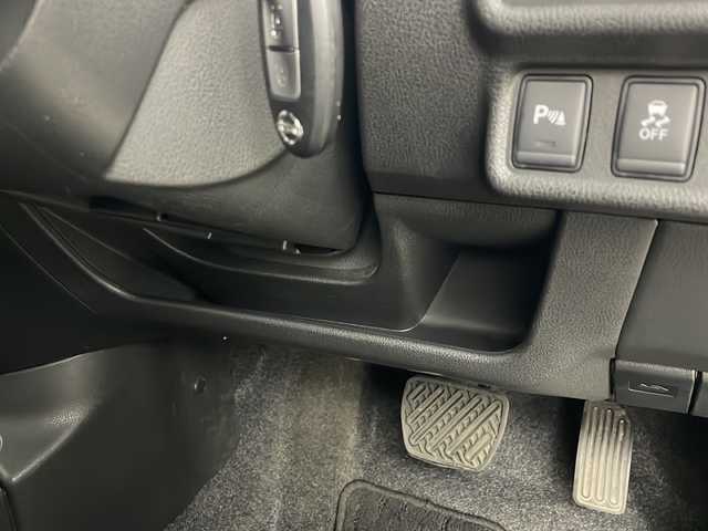 日産 ノート e－パワー X FOUR 秋田県 2019(令1)年 1.3万km ダークメタルグレー ４WD/純正ナビ【AM/FM/BT/CD】 /フルセグTV /バックカメラ /ETC /横滑り防止装置　/衝突被害軽減システム　/クリアランスソナー /ライトレベライザー /レーンキープアシスト　/純正AW /純正フロアマット　/コーナーセンサー /ステアリングリモコン/プッシュスタート /DRIVE MODE/オートエアコン /オートライト/ウィンカーミラー /サイドバイザー /保証書/取扱説明書