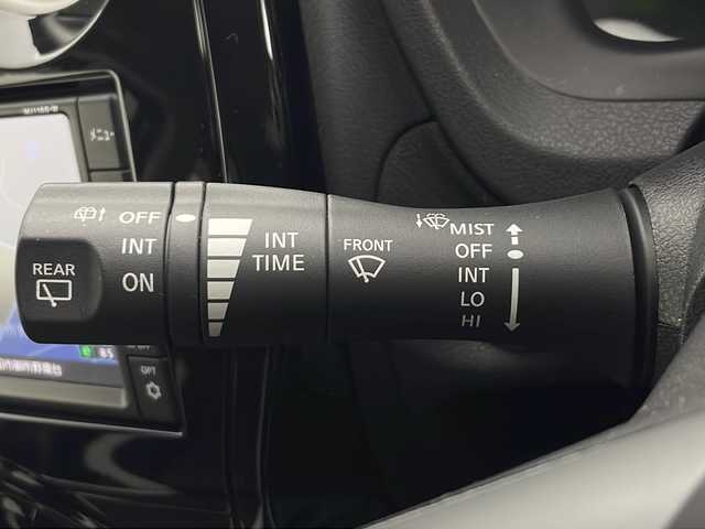 日産 ノート e－パワー X FOUR 秋田県 2019(令1)年 1.3万km ダークメタルグレー ４WD/純正ナビ【AM/FM/BT/CD】 /フルセグTV /バックカメラ /ETC /横滑り防止装置　/衝突被害軽減システム　/クリアランスソナー /ライトレベライザー /レーンキープアシスト　/純正AW /純正フロアマット　/コーナーセンサー /ステアリングリモコン/プッシュスタート /DRIVE MODE/オートエアコン /オートライト/ウィンカーミラー /サイドバイザー /保証書/取扱説明書