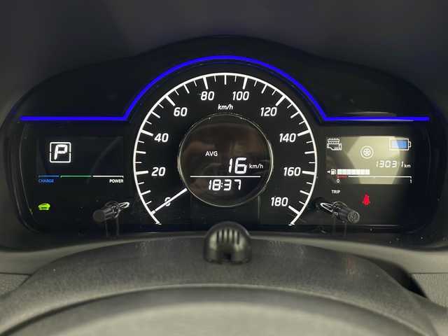 日産 ノート e－パワー X FOUR 秋田県 2019(令1)年 1.3万km ダークメタルグレー ４WD/純正ナビ【AM/FM/BT/CD】 /フルセグTV /バックカメラ /ETC /横滑り防止装置　/衝突被害軽減システム　/クリアランスソナー /ライトレベライザー /レーンキープアシスト　/純正AW /純正フロアマット　/コーナーセンサー /ステアリングリモコン/プッシュスタート /DRIVE MODE/オートエアコン /オートライト/ウィンカーミラー /サイドバイザー /保証書/取扱説明書