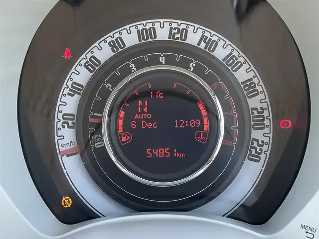 フィアット ５００ 1．2 ポップ 長野県 2018(平30)年 5.5万km 白 １オーナー/　後期型/　純正オーディオ/　ＡｐｐｌｅＣａｒＰｌａｙ/　ｂｌｕｅｔｏｏｔｈ/　ＵＳＢ/　アイドリングストップ/　キーレス/　禁煙車/　サイドエアバック/　保証書・取説・スペアキー