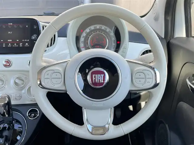 フィアット ５００ 1．2 ポップ 長野県 2018(平30)年 5.5万km 白 １オーナー/　後期型/　純正オーディオ/　ＡｐｐｌｅＣａｒＰｌａｙ/　ｂｌｕｅｔｏｏｔｈ/　ＵＳＢ/　アイドリングストップ/　キーレス/　禁煙車/　サイドエアバック/　保証書・取説・スペアキー