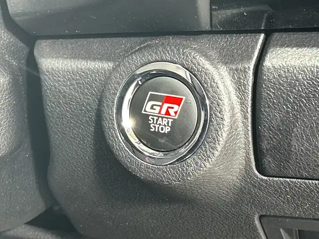 トヨタ ハイラックス Z GRスポーツ 神奈川県 2022(令4)年 1.5万km アティチュードブラックマイカ 4WD/ディーゼルターボ/純正8インチナビ/AM/FM Bluetooth AppleCarPlay AndroidAuto/パノラミックビューモニター/トヨタセーフティセンス/レーダークルーズコントロール/パワーシート/ETC/ドライブレコーダー/ステアリングスイッチ/スマートキー/エンジンスターター/純正LEDヘッドライト/オートライト/オートマチックハイビーム/純正18インチアルミホイール/プリクラッシュセーフティ/レーンディバーチャーアラート/クリアランスソナー/バックソナー