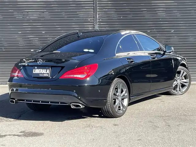 メルセデス・ベンツ ＣＬＡ１８０ 静岡県 2015(平27)年 6.7万km コスモスブラック レーダーセーフティーパッケージ/・ブラインドスポットアシスト/・ディストロニックプラス/・レーンキーピングアシスト/・PRE-SAFE/ベーシックパッケージ/・キセノンヘッドライト/・LEDウィンカー/・パーキングアシスト/・プライバシーガラス/・前席シートヒーター/・クライメートコントロール/・トランクスルー機能/・キーレスゴー/・コンビニエンスオープニングクロージング機能/COMANDナビ/(Bluetooth/CD/USB/フルセグ)/ACC/ESC/バックカメラ/純正フロアマット/ヒマラヤグレーペイント18インチ5ツインスポークアルミホイール/ETC