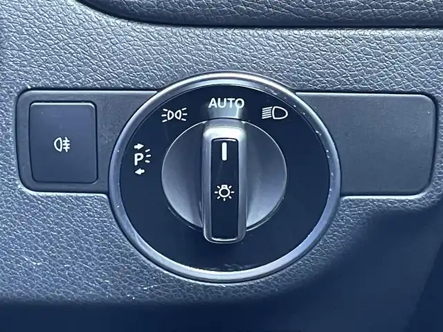 メルセデス・ベンツ ＣＬＡ１８０ 静岡県 2015(平27)年 6.7万km コスモスブラック レーダーセーフティーパッケージ/・ブラインドスポットアシスト/・ディストロニックプラス/・レーンキーピングアシスト/・PRE-SAFE/ベーシックパッケージ/・キセノンヘッドライト/・LEDウィンカー/・パーキングアシスト/・プライバシーガラス/・前席シートヒーター/・クライメートコントロール/・トランクスルー機能/・キーレスゴー/・コンビニエンスオープニングクロージング機能/COMANDナビ/(Bluetooth/CD/USB/フルセグ)/ACC/ESC/バックカメラ/純正フロアマット/ヒマラヤグレーペイント18インチ5ツインスポークアルミホイール/ETC