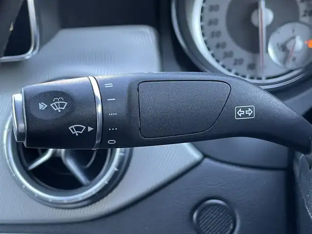 メルセデス・ベンツ ＣＬＡ１８０ 静岡県 2015(平27)年 6.7万km コスモスブラック レーダーセーフティーパッケージ/・ブラインドスポットアシスト/・ディストロニックプラス/・レーンキーピングアシスト/・PRE-SAFE/ベーシックパッケージ/・キセノンヘッドライト/・LEDウィンカー/・パーキングアシスト/・プライバシーガラス/・前席シートヒーター/・クライメートコントロール/・トランクスルー機能/・キーレスゴー/・コンビニエンスオープニングクロージング機能/COMANDナビ/(Bluetooth/CD/USB/フルセグ)/ACC/ESC/バックカメラ/純正フロアマット/ヒマラヤグレーペイント18インチ5ツインスポークアルミホイール/ETC