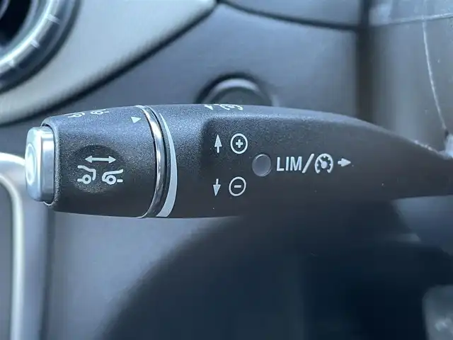 メルセデス・ベンツ ＣＬＡ１８０ 静岡県 2015(平27)年 6.7万km コスモスブラック レーダーセーフティーパッケージ/・ブラインドスポットアシスト/・ディストロニックプラス/・レーンキーピングアシスト/・PRE-SAFE/ベーシックパッケージ/・キセノンヘッドライト/・LEDウィンカー/・パーキングアシスト/・プライバシーガラス/・前席シートヒーター/・クライメートコントロール/・トランクスルー機能/・キーレスゴー/・コンビニエンスオープニングクロージング機能/COMANDナビ/(Bluetooth/CD/USB/フルセグ)/ACC/ESC/バックカメラ/純正フロアマット/ヒマラヤグレーペイント18インチ5ツインスポークアルミホイール/ETC