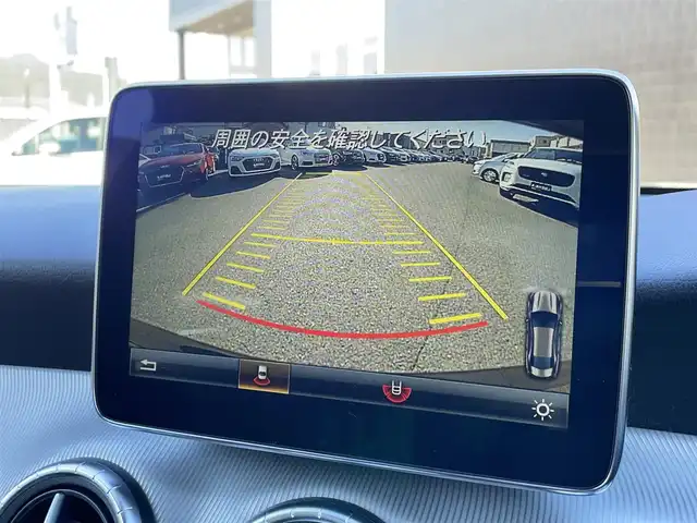 メルセデス・ベンツ ＣＬＡ１８０ 静岡県 2015(平27)年 6.7万km コスモスブラック レーダーセーフティーパッケージ/・ブラインドスポットアシスト/・ディストロニックプラス/・レーンキーピングアシスト/・PRE-SAFE/ベーシックパッケージ/・キセノンヘッドライト/・LEDウィンカー/・パーキングアシスト/・プライバシーガラス/・前席シートヒーター/・クライメートコントロール/・トランクスルー機能/・キーレスゴー/・コンビニエンスオープニングクロージング機能/COMANDナビ/(Bluetooth/CD/USB/フルセグ)/ACC/ESC/バックカメラ/純正フロアマット/ヒマラヤグレーペイント18インチ5ツインスポークアルミホイール/ETC