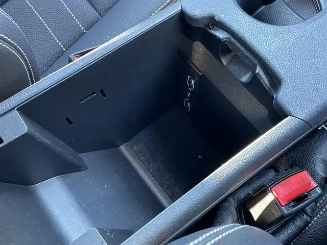 メルセデス・ベンツ ＣＬＡ１８０ 静岡県 2015(平27)年 6.7万km コスモスブラック レーダーセーフティーパッケージ/・ブラインドスポットアシスト/・ディストロニックプラス/・レーンキーピングアシスト/・PRE-SAFE/ベーシックパッケージ/・キセノンヘッドライト/・LEDウィンカー/・パーキングアシスト/・プライバシーガラス/・前席シートヒーター/・クライメートコントロール/・トランクスルー機能/・キーレスゴー/・コンビニエンスオープニングクロージング機能/COMANDナビ/(Bluetooth/CD/USB/フルセグ)/ACC/ESC/バックカメラ/純正フロアマット/ヒマラヤグレーペイント18インチ5ツインスポークアルミホイール/ETC