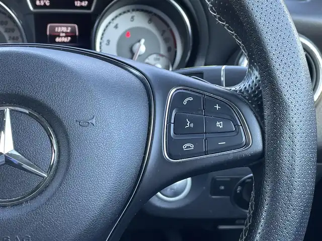 メルセデス・ベンツ ＣＬＡ１８０ 静岡県 2015(平27)年 6.7万km コスモスブラック レーダーセーフティーパッケージ/・ブラインドスポットアシスト/・ディストロニックプラス/・レーンキーピングアシスト/・PRE-SAFE/ベーシックパッケージ/・キセノンヘッドライト/・LEDウィンカー/・パーキングアシスト/・プライバシーガラス/・前席シートヒーター/・クライメートコントロール/・トランクスルー機能/・キーレスゴー/・コンビニエンスオープニングクロージング機能/COMANDナビ/(Bluetooth/CD/USB/フルセグ)/ACC/ESC/バックカメラ/純正フロアマット/ヒマラヤグレーペイント18インチ5ツインスポークアルミホイール/ETC