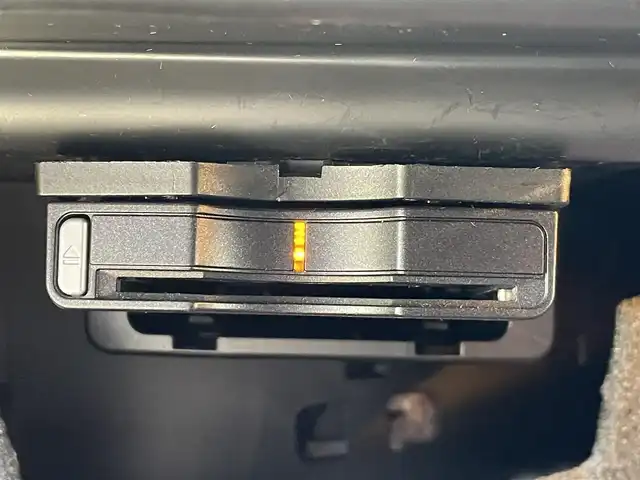 メルセデス・ベンツ ＣＬＡ１８０ 静岡県 2015(平27)年 6.7万km コスモスブラック レーダーセーフティーパッケージ/・ブラインドスポットアシスト/・ディストロニックプラス/・レーンキーピングアシスト/・PRE-SAFE/ベーシックパッケージ/・キセノンヘッドライト/・LEDウィンカー/・パーキングアシスト/・プライバシーガラス/・前席シートヒーター/・クライメートコントロール/・トランクスルー機能/・キーレスゴー/・コンビニエンスオープニングクロージング機能/COMANDナビ/(Bluetooth/CD/USB/フルセグ)/ACC/ESC/バックカメラ/純正フロアマット/ヒマラヤグレーペイント18インチ5ツインスポークアルミホイール/ETC