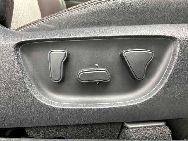 トヨタ ヤリスクロス ハイブリッド Z 三重県 2021(令3)年 1.5万km ブラックマイカ /禁煙車//純正ナビ/・フルセグ・Bluetooth・USB・AppleCarPlay・AndroidAuto//パノラミックビューモニター//トヨタセーフティセンス//プリクラッシュセーフティ//レーダークルーズコントロール//オートマチックハイビーム//レーントレーシングアシスト//前席シートヒーター//運転席パワーシート//前後クリアランスソナー//前後ドライブレコーダー//電子パーキング//ブレーキホールド//ビルトインETC2.0//革巻きステアリング//ステアリングスイッチ