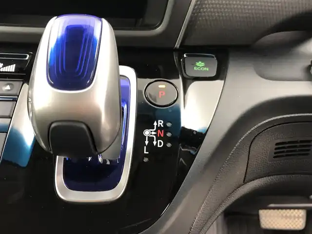 ホンダ フリード ハイブリット 愛知県 2017(平29)年 3.8万km ブルーホライゾンM 純正7インチナビ/バックカメラ/ワンセグTV/ホンダセンシング/衝突被害軽減システム/クルーズコントロール/横滑り防止装置/レーンキープアシスト/オートライト/LEDヘッドライト/両側パワースライドドア/ETC/純正AW/純正フロアマット/プッシュスタート/スマートキー/スペアキー