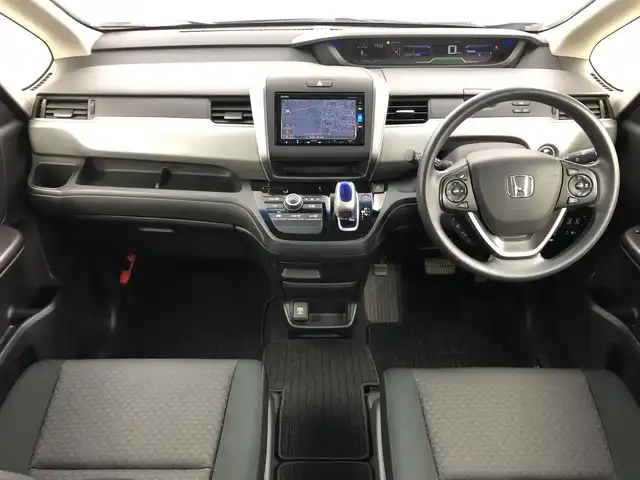 ホンダ フリード ハイブリット 愛知県 2017(平29)年 3.8万km ブルーホライゾンM 純正7インチナビ/バックカメラ/ワンセグTV/ホンダセンシング/衝突被害軽減システム/クルーズコントロール/横滑り防止装置/レーンキープアシスト/オートライト/LEDヘッドライト/両側パワースライドドア/ETC/純正AW/純正フロアマット/プッシュスタート/スマートキー/スペアキー