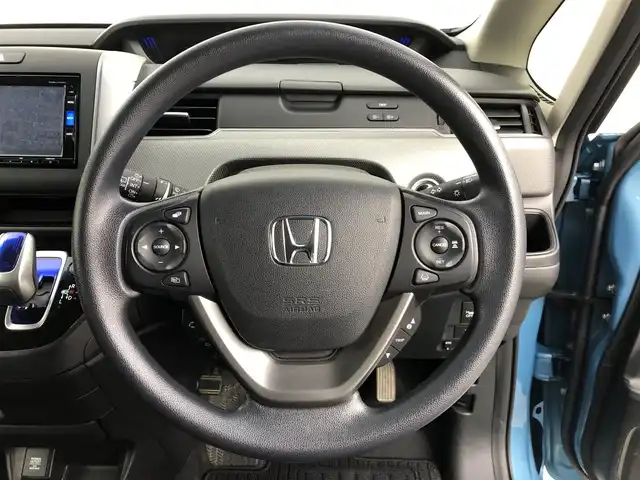 ホンダ フリード ハイブリット 愛知県 2017(平29)年 3.8万km ブルーホライゾンM 純正7インチナビ/バックカメラ/ワンセグTV/ホンダセンシング/衝突被害軽減システム/クルーズコントロール/横滑り防止装置/レーンキープアシスト/オートライト/LEDヘッドライト/両側パワースライドドア/ETC/純正AW/純正フロアマット/プッシュスタート/スマートキー/スペアキー