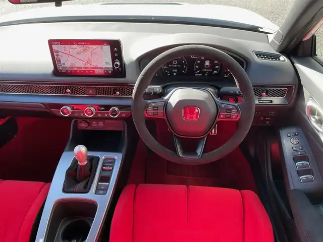 ホンダ シビック タイプR 神奈川県 2025(令7)年 0.1千km チャンピオンシップホワイト ワンオーナー/純正メモリーナビ・地デジTV/バックモニター/ビルトインETC2.0/純正USB/BT再生/純正19インチAW/ブレンボブレーキ/LEDヘッドライト/ホンダセンシング/レーダークルーズコントロール/PCS/LKA/BSM/標識検知/コーナーセンサー/プッシュスタート/スマートキー×2/純正フロアマット/保証書・取説あり